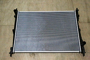 2310004CAD0000 Radiatore GAC Trumpchi GS8